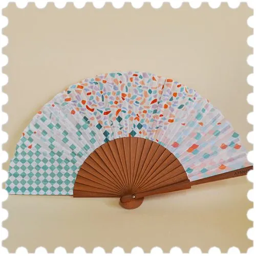 Abanico Gaudí trencadís